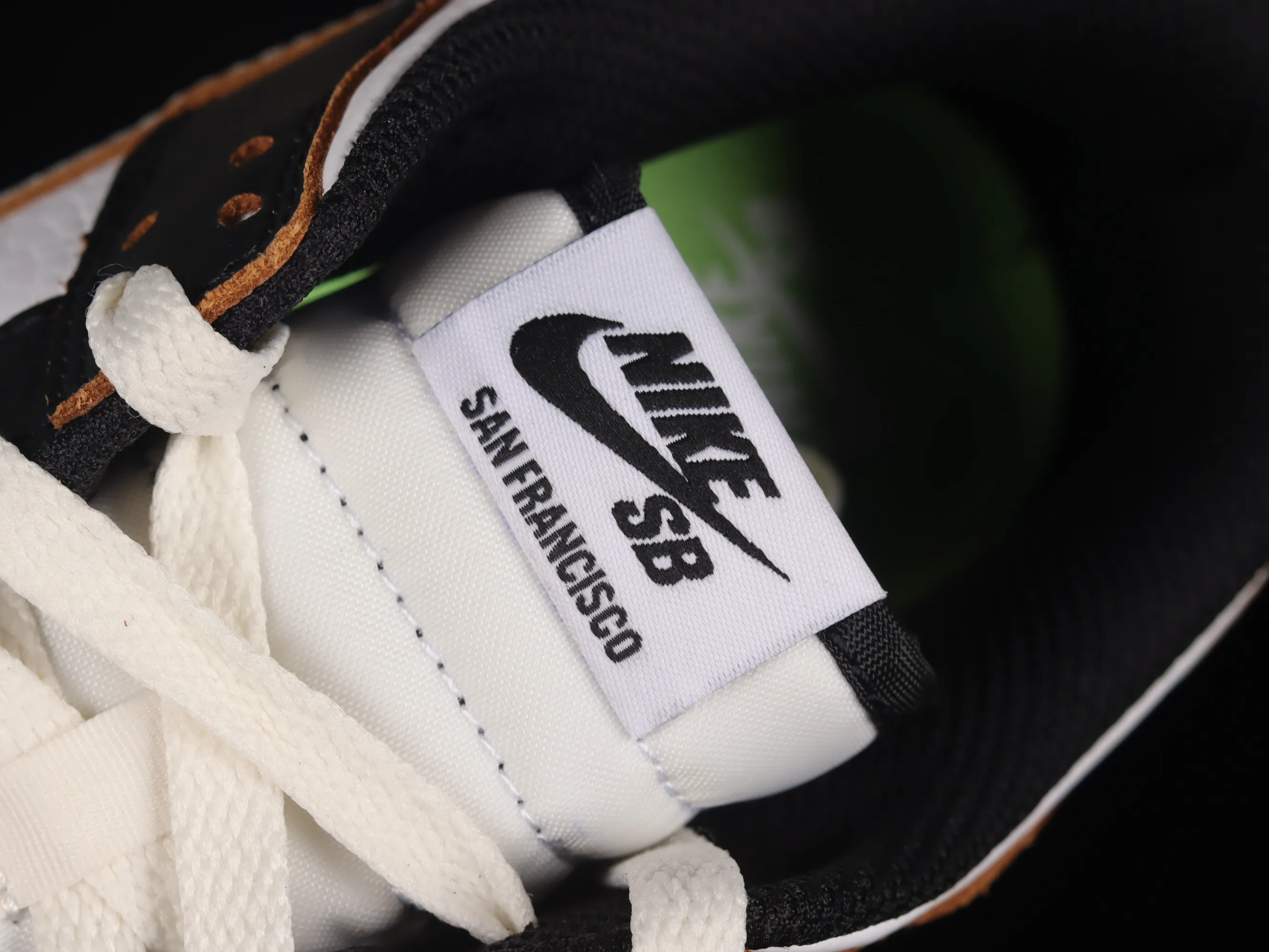 All Categories Nk SB Dunk Series Nk SB Dunk Low Low-top sneakers M version pure original HUF x Nk SB Dunk Low "San Francisco" Black and white panda joint model SB low-top sports and leisure sneakers FD8775-001